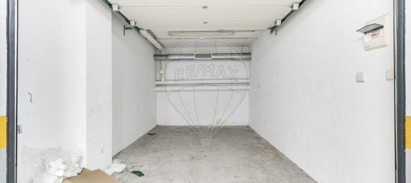 129m² Commercial property in Odivelas, Portugal No. 235647 18