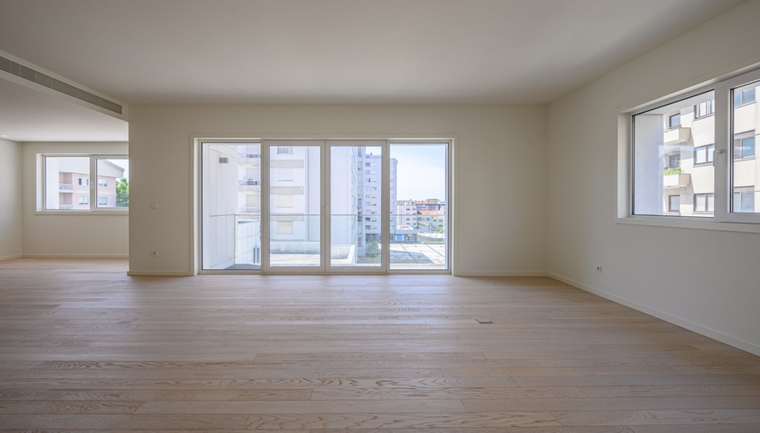 3 bedrooms Apartment in Porto, Portugal No. 94943