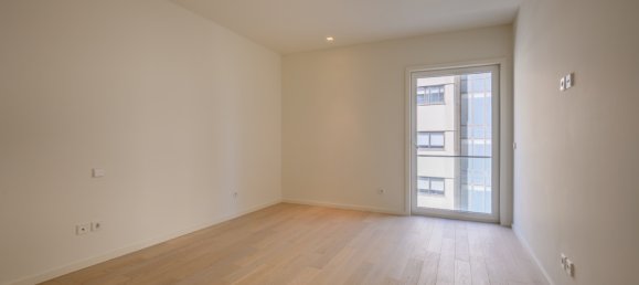 3 bedrooms Apartment in Porto, Portugal No. 94943 11