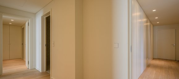 3 bedrooms Apartment in Porto, Portugal No. 94943 10