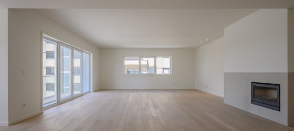 3 bedrooms Apartment in Porto, Portugal No. 94943 2