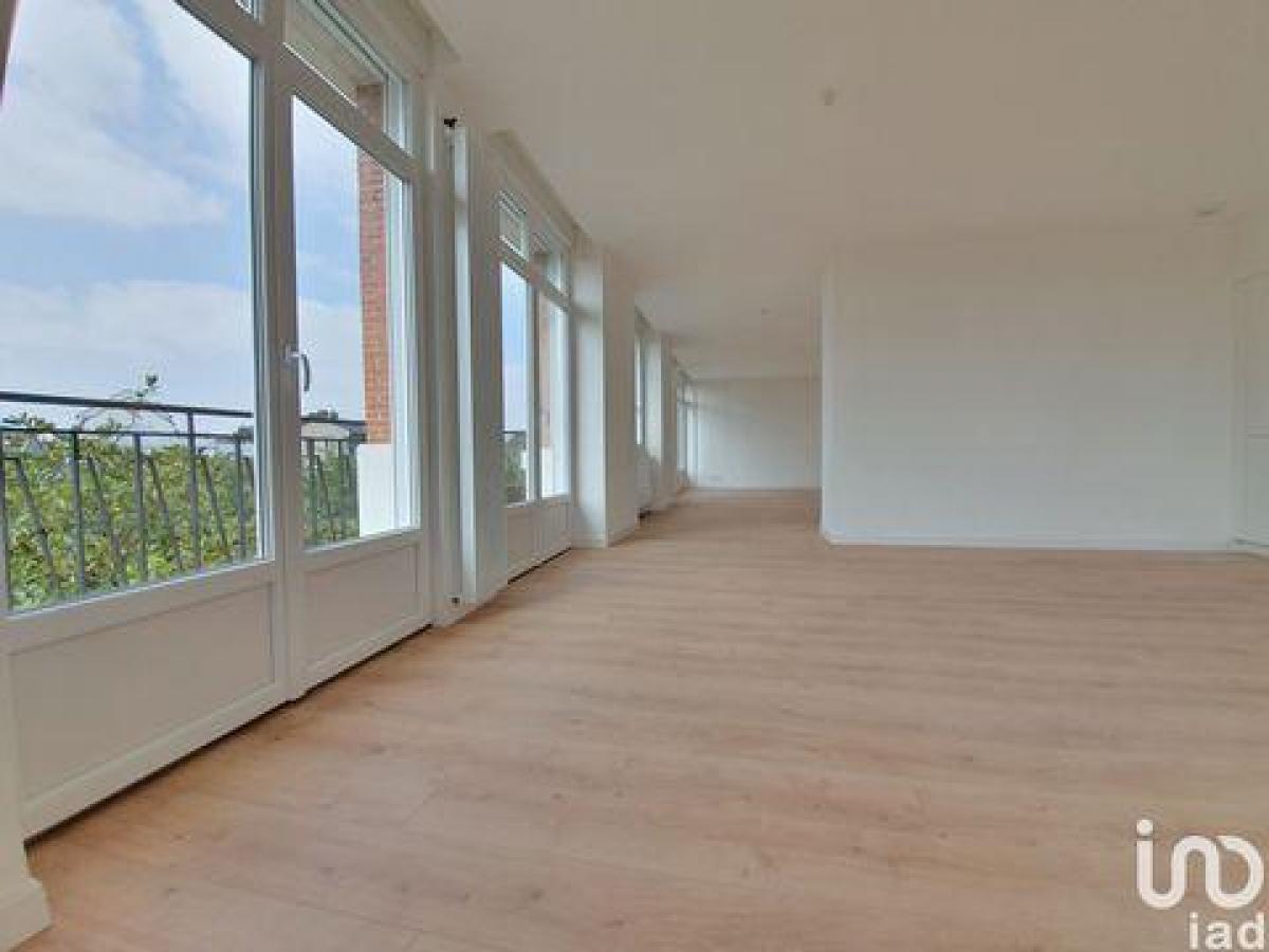 4 bedrooms Condo in Nantes, France No. 34780