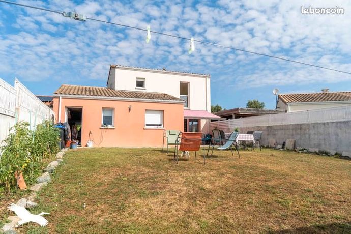 4 غرف نوم منزل في Fontenay-le-Comte, France رقم 286292