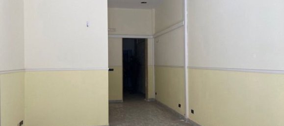 40m² Commercial property in Taranto, Italy No. 260044 2