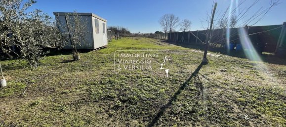 Terreno de 1 habitación en Viareggio, Italy No. 120935 8