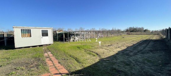 Terreno de 1 habitación en Viareggio, Italy No. 120935 3