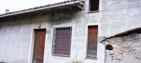 5-salle Appartement à Fossombrone, Italy No. 1825 3