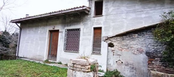 5-salle Appartement à Fossombrone, Italy No. 1825 2