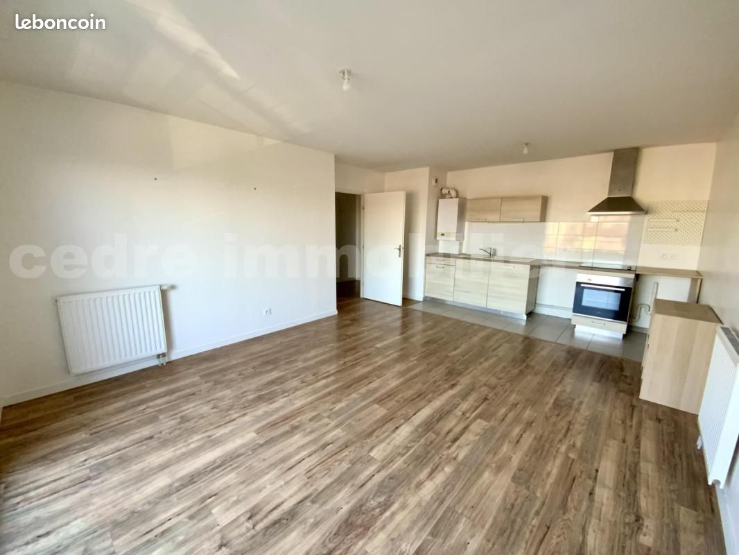 Apartamento de 2 dormitorios en Saint-Denis-en-Val, France No. 75890