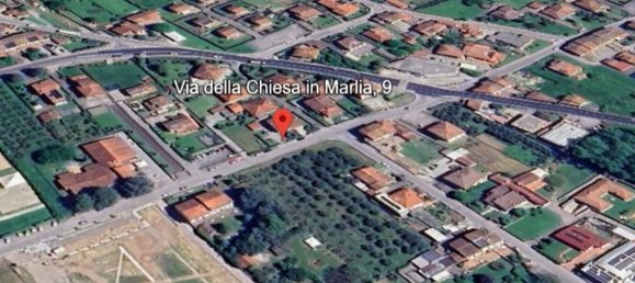 7 rooms Apartment in Capannori, Italy No. 197027 4