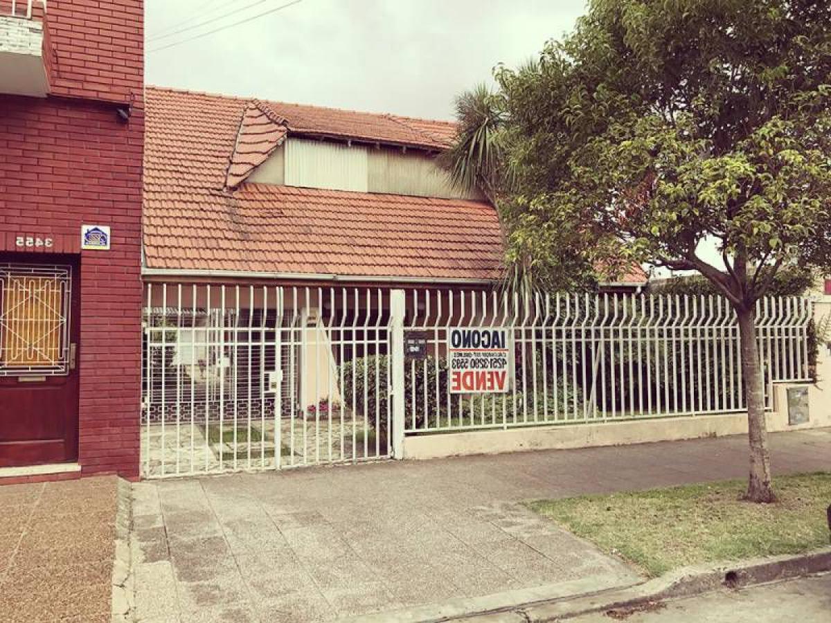 Дом с 2 спальнями в Кильмес, Аргентина № 17235