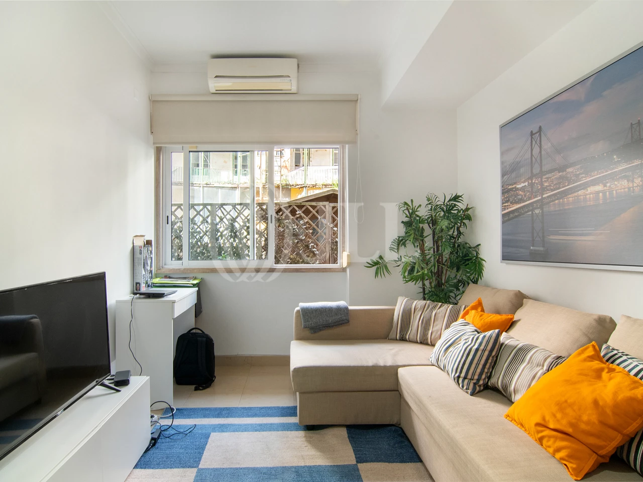 221m² Building in Lisbon, Portugal No. 164155