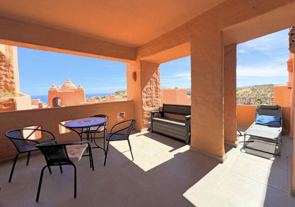 Apartamento de 2 dormitorios en La Duquesa, Spain No. 66229