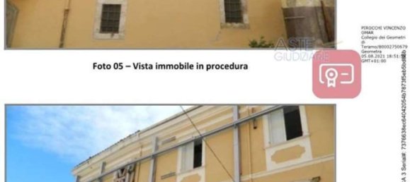 14 rooms Castles in Castelli, Italy No. 269944 27