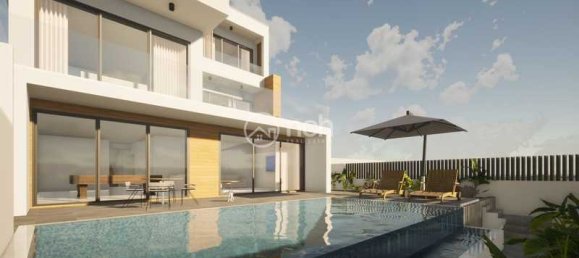 5 bedrooms Villa in Germasogeia, Cyprus No. 17036 4