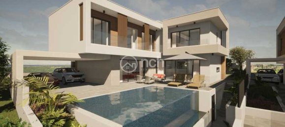 5 bedrooms Villa in Germasogeia, Cyprus No. 17036 3