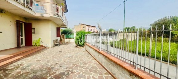 Квартира с 4 комнатами в Нола, Италия № 115092 2