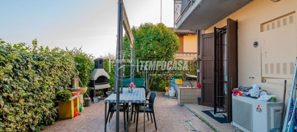 3 rooms Apartment in Cerro al Lambro, Italy No. 67867 5