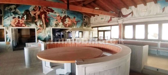 1 room Commercial property in Venice, Italy No. 142667 5