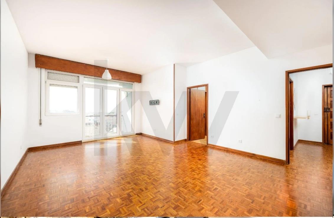 4 bedrooms Apartment in Porto, Portugal No. 272069