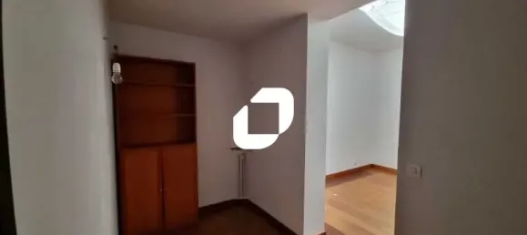 116m² Commercial property in Paris, France No. 307857 10