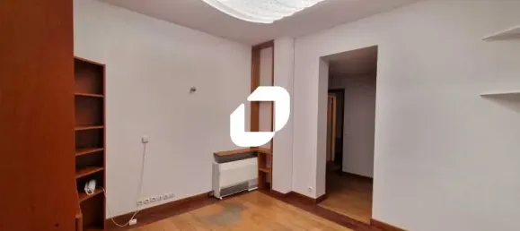 116m² Commercial property in Paris, France No. 307857 4