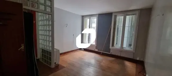 116m² Commercial property in Paris, France No. 307857 5