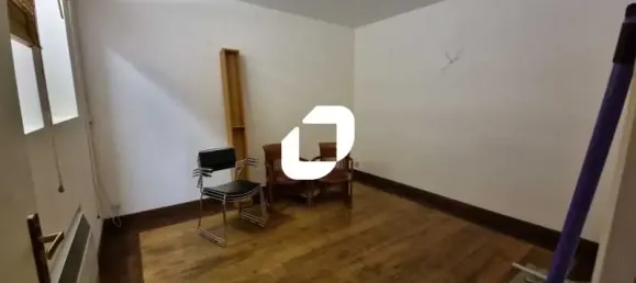 116m² Commercial property in Paris, France No. 307857 9