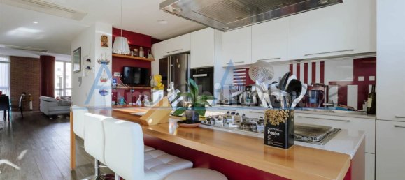 3 bedrooms Apartment in Padua, Italy No. 359162 9