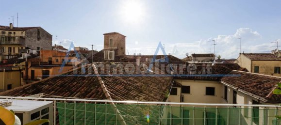 3 bedrooms Apartment in Padua, Italy No. 359162 10