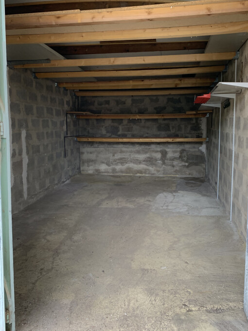 17m² Garage in Toulon, France No. 353505