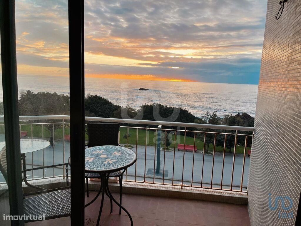 3 bedrooms Apartment in Porto, Portugal No. 110276