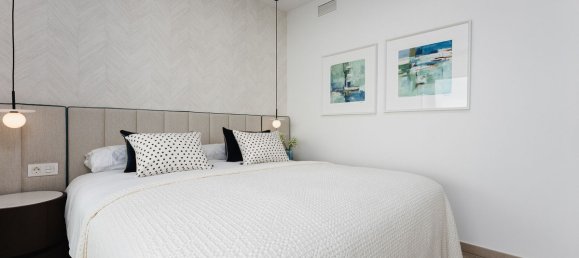 Apartamento de 3 dormitorios en Fuengirola, Spain No. 59874 26