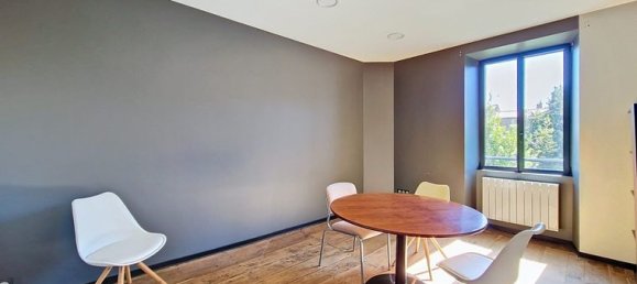 Propiedad comercial en Bressuire, France No. 305982 2