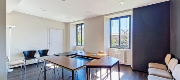 Propiedad comercial en Bressuire, France No. 305982 6