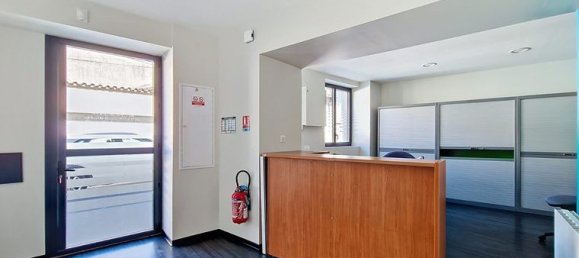 Propiedad comercial en Bressuire, France No. 305982 3