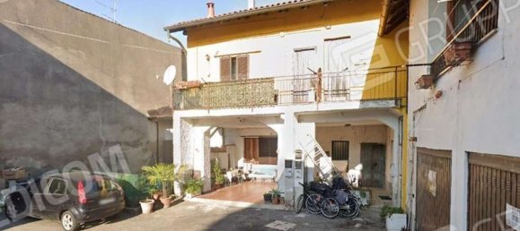 2 bedrooms Apartment in Uboldo, Italy No. 372584 2