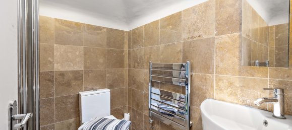 4 bedrooms House in Horley, United Kingdom No. 1016 27