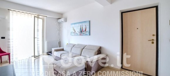 4 bedrooms Apartment in Catania, Italy No. 324558 2