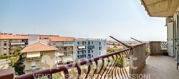 4 bedrooms Apartment in Catania, Italy No. 324558 9