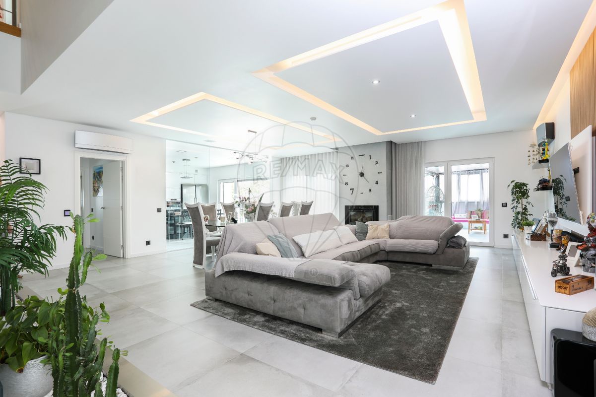 Дом с 3 спальнями в Одивелаш, Португалия № 42327