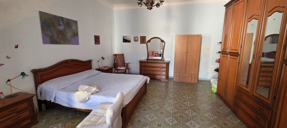 6 bedrooms Apartment in Paola, Italy No. 330218 6