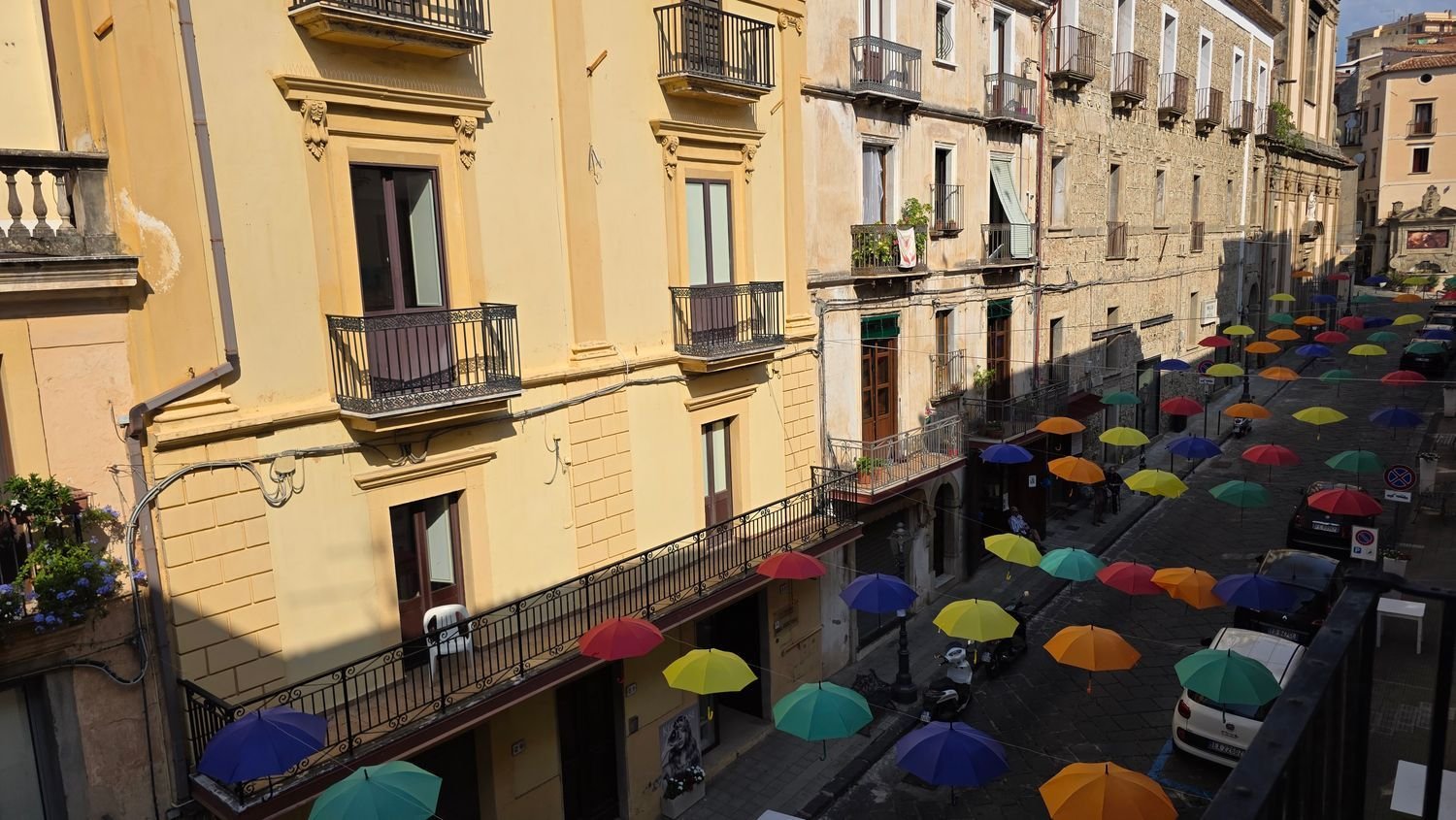 6 bedrooms Apartment in Paola, Italy No. 330218