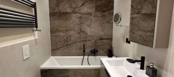 9 rooms Apartment in Genoa, Italy No. 64025 74