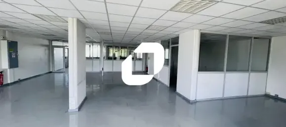 220m² Office in Melun, France No. 302415 3