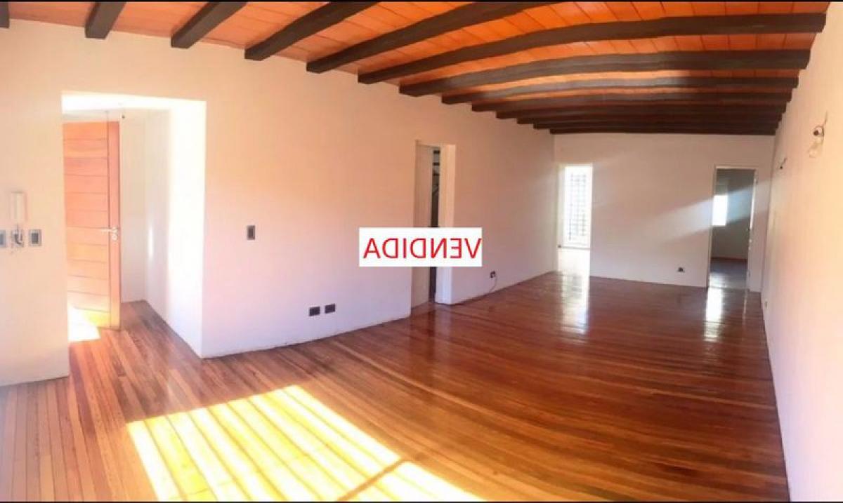 3 bedrooms House in Montevideo, Uruguay No. 8740