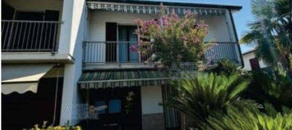 3 bedrooms House in Ravenna, Italy No. 96226 12