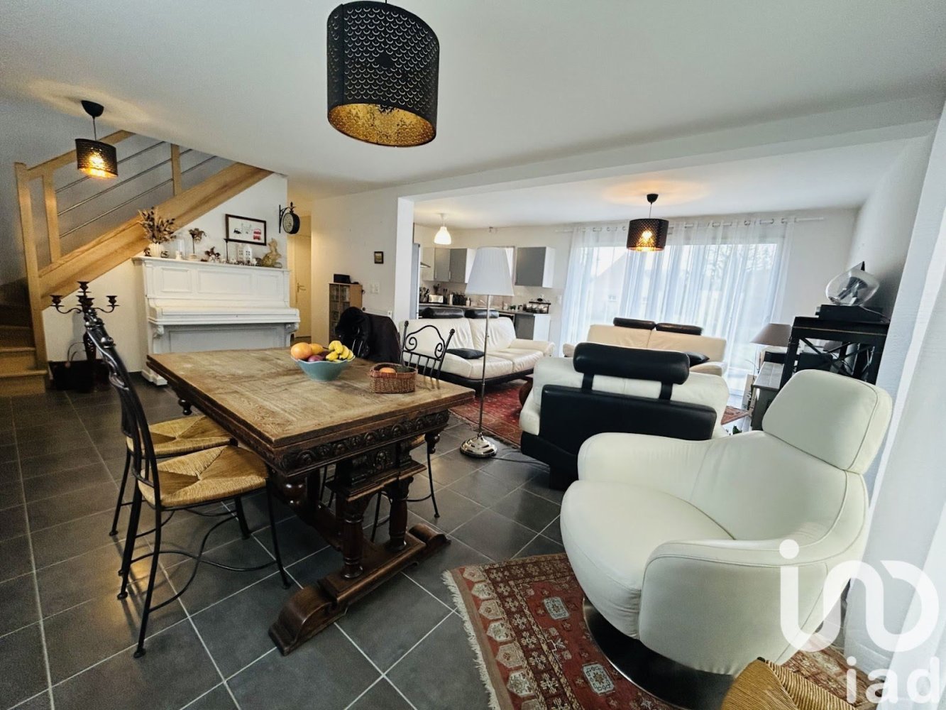 Casa de 5 dormitorios en Pleurtuit, France No. 203737