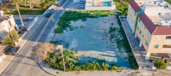 622 m² terreno en venta en Pervolia, Larnaka, Cyprus № 181188 9