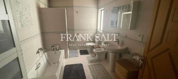 2 bedrooms Penthouse in Saint Paul's Bay, Malta No. 10679 13